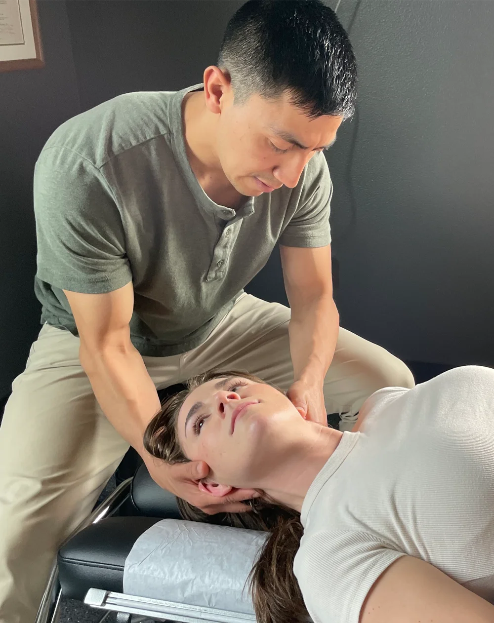Chiropractor Sherwood OR Geovanny Vazquez